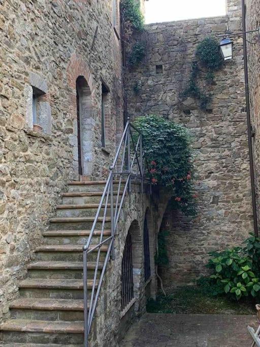 Medieval Tower In Umbria With Swimming Pool Montelagello ภายนอก รูปภาพ