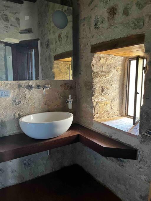 Medieval Tower In Umbria With Swimming Pool Montelagello ภายนอก รูปภาพ