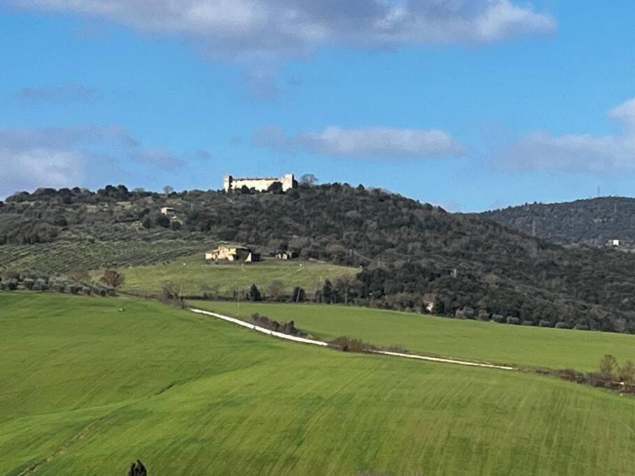 Medieval Tower In Umbria With Swimming Pool Montelagello ภายนอก รูปภาพ