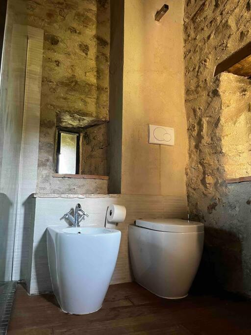 Medieval Tower In Umbria With Swimming Pool Montelagello ภายนอก รูปภาพ